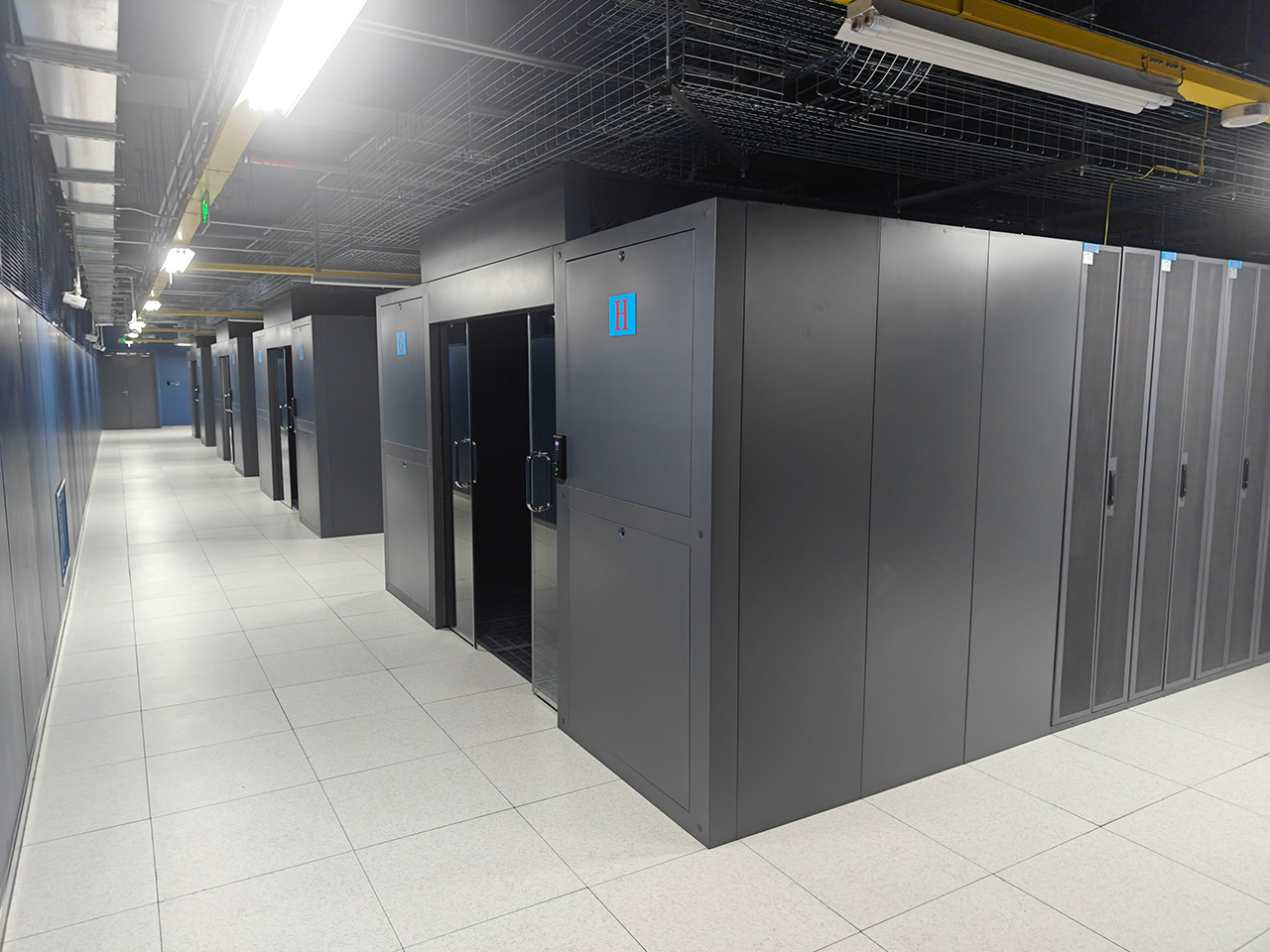 Informatika-gela modularren abantailak