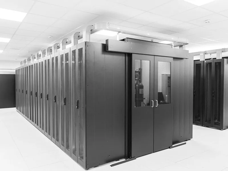 Pasabide hotzeko armairu itxia